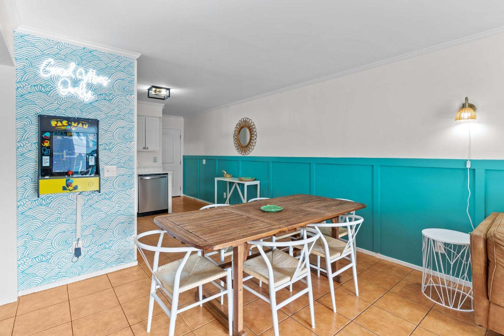 Hang Ten Hideaway, Pool, Condo, Parking - 6 Person Max Occupancy Carolina Beach Zewnętrze zdjęcie